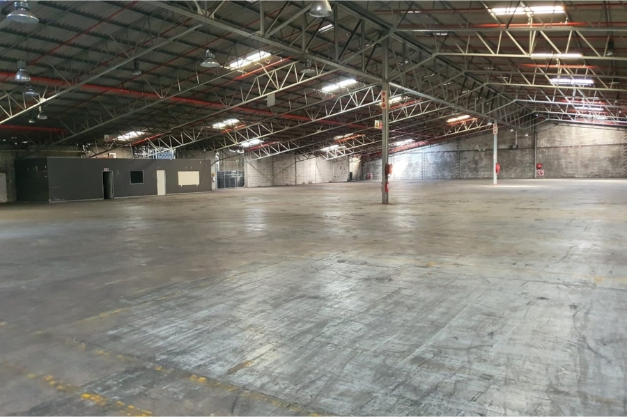 To Let commercial Property for Rent in Struandale Industrial Eastern Cape